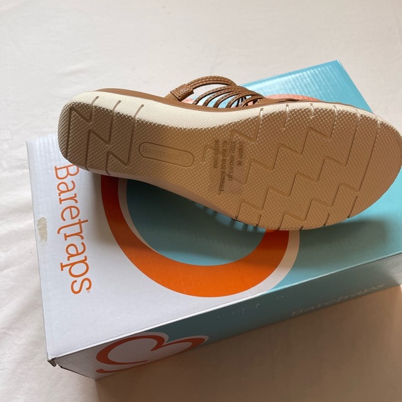 Bare strap wedge sandals size 9M - Picture 4 of 6